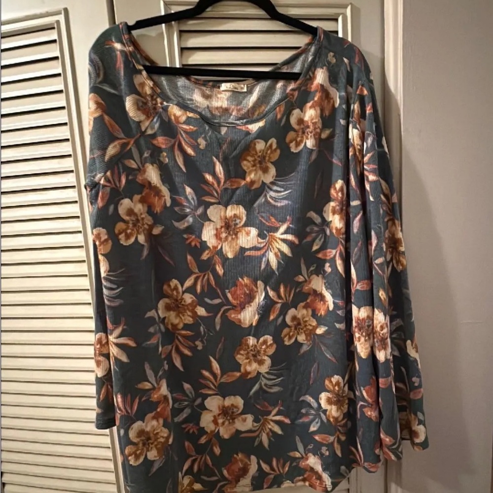 E. Luna Asymmetrical Top